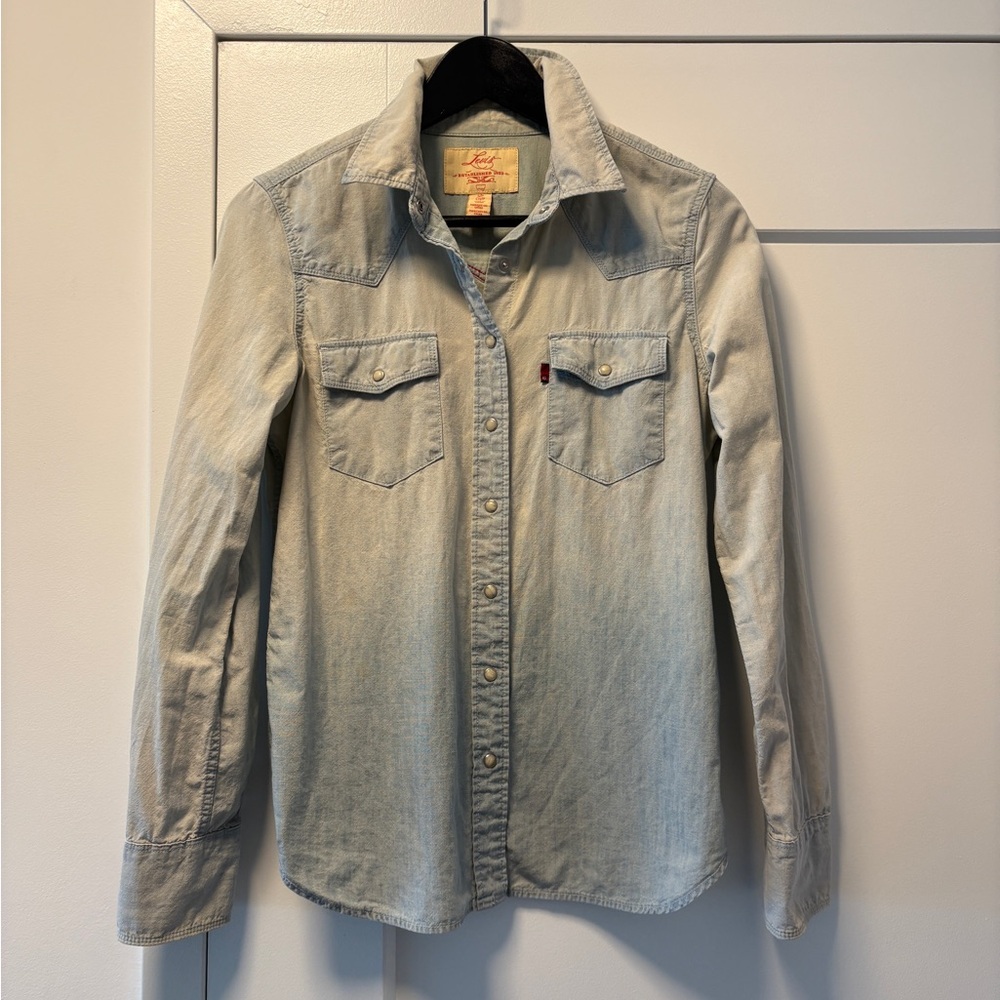 Levi's | Women’s Vintage Washed-Denim Button-Down Shirt Size S